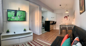 707- Apartamento Encantador, amplo e decorado, quarto, sala, cozinha, mobiliario moderno, cozinha completa com utensílios , Excelente vista da cidade e localização privelegiada no bairro Bigorrilho